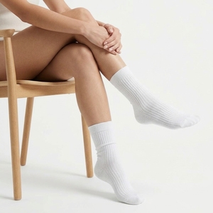Chaussettes côtelées blanches unies pour femmes, respirantes, en coton tricoté, compression de classe 1, sans couture, pour le sport et le quotidien - Product Image 5