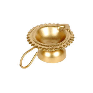 Diya tradicional perfecta para Diwali y ceremonias espirituales Diya tradicional de latón: una hermosa pieza central para tus rituales - Product Image 3