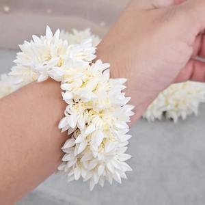 Accessoires de cheveux Gajra blancs réutilisables pour femmes Gajra élastique pour Haldi mehndi et sangeet article cadeau - Product Image 2