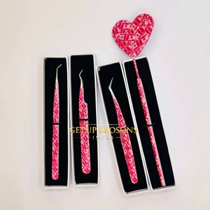 Pinzas para Pestañas GETUP BROSONS IMPEX Nuevas Personalizables de Acero Inoxidable con Recubrimiento Rosa Dólar y Agarre de Diamante con Espejo - Product Image 3