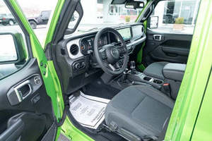 Jeep Wrangler Sport S 2025 Usado en Buen Estado - Product Image 3