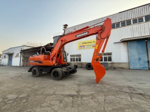 Excavadora de Orugas Usada Doosan DH210W-7, 20 Toneladas, Modelo 2023, 90% Nueva, Componentes Principales Certificados: Motor, Engranaje, Rodamiento, Precio Bajo - Product Image 5