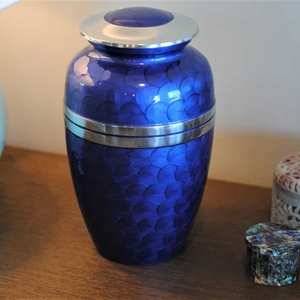 Urna de cremación de aluminio hecha a mano, tarro conmemorativo funerario personalizado para mascotas, bebés, cenizas humanas, Exportación de India - Product Image 3