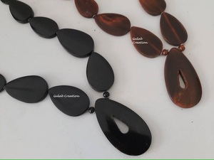 Long collier en corne de buffle naturel fait à la main léger bijoux de déclaration écologique pour les femmes dans le style tribal et Boho - Product Image 4