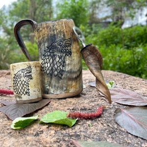 แก้วเบียร์ tankard ไวกิ้งทำด้วยมือจากเขาวัวที่เป็นมิตรกับสิ่งแวดล้อมสัตว์และศาสนาสไตล์สำหรับการเฉลิมฉลองฮาโลวีน - Product Image 4