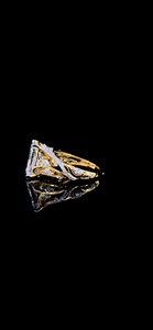 Anillo de Lujo Exclusivo para Mujer, Chapado en Oro Amarillo de 18 Quilates, con Diamante Cultivado en Laboratorio de Corte Radiante de 4.00 Quilates - Product Image 3