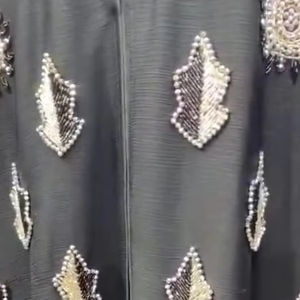 Premium femmes élégant modeste brodé à la main Abayas robes traditionnelles formelles de Dubaï tissu respirant musulman traditionnel - Product Image 1