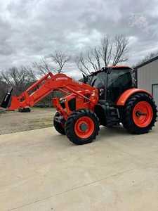 Tracteur à roues Kubota M7-132 DELUXE 4WD 128HP nouveau moteur à noyau moteur agricole utilisation agricole 130 heures d'utilisation - Product Image 2