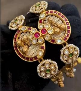 Clásico Juego de Dos Brazaletes Rajwadi Chapados en Oro de la Mejor Calidad, Abatibles, para Bodas y Festivales, Colección para Mujer - Product Image 1