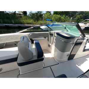 Accesorios para el Yamaha Regal LX6 ULTIMATE 2026, Motor Yamaha, Capacidad de Combustible de 92 Galones, Garantía de 5 Años, Casco Estructural con Garantía de por Vida - Product Image 3