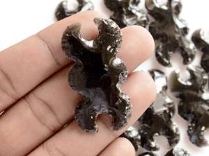 Venta al por mayor negro obsidiana Triple Luna cristal Briolette curación suelta piedra preciosa colgante media luna tallada forma de luna piedra encanto - Product Image 3