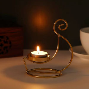 Porte-bougie décoratif en métal, centre de table élégant pour salon, salle à manger, accent de maison, élégant - Product Image 1