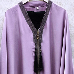 Ropa musulmana tradicional islámica elegante y modesta para mujer, cremallera abierta Premium, hermoso estilo Abaya Dubai, accesorio incluido - Product Image 1