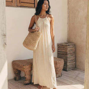 Robe courte bohème sans manches à col en V, fente haute, froissée, 100% coton biologique, robe décontractée à fleurs pour les vacances pour femmes - Product Image 1