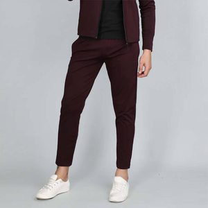 Survêtement zippé athlétique pour homme, tissu de haute qualité et coupe confortable, couleur bordeaux, parfait pour les hommes - Product Image 4