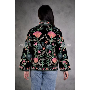 เสื้อแจ็คเก็ตบุผ้าควิลท์ปักลายซูซานีสีสันสดใสสำหรับผู้หญิง คอตั้ง ปักด้วยด้าย 100% ผ้าฝ้าย ระบายอากาศได้ดี เหมาะสำหรับฤดูหนาว - Product Image 2