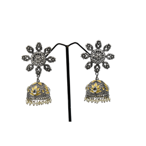 À la mode Nouveau Design À La Mode Jhumka Boucle D'oreille En Laiton Matériel Argent Se Ressemble Dualtone Bijoux pour Femmes et Filles - Product Image 1