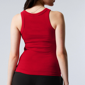 Débardeur pour femmes en tissu doux et confortable Design élégant Idéal pour les entraînements de gymnastique Tenue décontractée ou les besoins essentiels de la mode quotidienne - Product Image 4