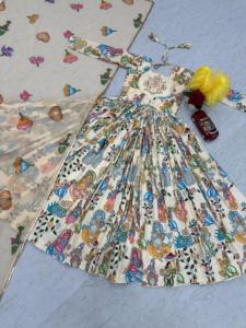 ชุดราตรียาวพิมพ์ลายเครป Kalamkari ดีไซน์เนอร์ดูยอดเยี่ยมมาใหม่ - Product Image 5