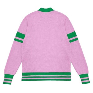 เสื้อคาร์ดิแกนคอวี แขนยาว ปักลาย ระบายอากาศได้ดี ติดกระดุมเม็ดเดียว สีชมพูเขียว มีกระเป๋า  รุ่น Custom 190-8 Alpha Sorority  ถักจากอะคริลิก - Product Image 5