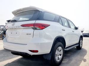 Nuevo/Usado TOYO-TA FORTUNER 2025 2.7L 3.0L Diésel Euro IV Blanco Automático 4x4 SUV Techo Solar Asientos de Cuero Oscuro 6 Plazas 24000km - Product Image 4