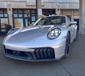 Porsche 911 Carrera 4 GTS Coupé 2025, Moteur 6 cylindres en ligne turbocompressé de 3,6 litres, Moteur électrique - Product Image 1