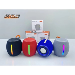 Mini enceinte portable 5W avec LED RGB sans fil, radio FM, USB et lecteur de carte TF pour utilisation en extérieur lors de fêtes - Product Image 3