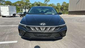 Elantra SEL IVT 2024 Usado en Excelentes Condiciones - Product Image 2