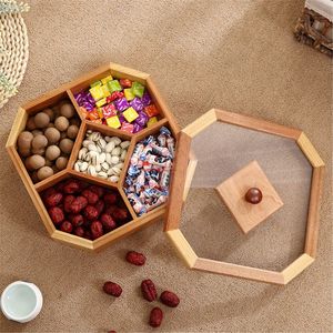 Boîte à bonbons en bois décorative pour les cadeaux de vacances, créant une présentation mémorable pour les bonbons et les friandises - Product Image 1