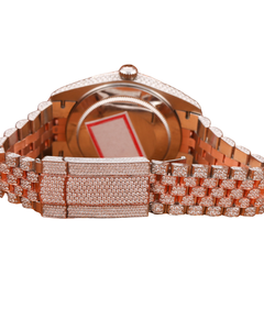 Nouvelle arrivée Montre ronde intelligente à quartz pour homme avec bracelet en or rose de 20 mm, cadran entièrement serti de diamants en moissanite VVS pour les mariages et les fêtes - Product Image 4