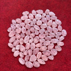 หินควอตซ์สีโรสจากธรรมชาติหลายรูปทรงขายส่งอัญมณีหลังแบนฟรีไซส์ทำด้วยมือเครื่องประดับเงินชั้นดี - Product Image 5