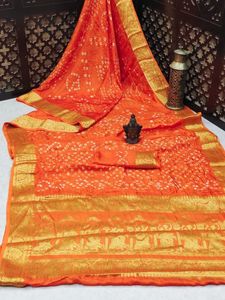 Sari en soie Bandhej traditionnel indien tendance avec tissage Zari, large bordure et pallu riche, vêtements pour femmes, grossiste - Product Image 3