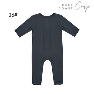 Barboteuse unisexe en coton biologique style minimaliste pour bébé - Product Image 4