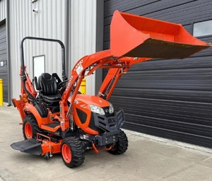 Tracteur agricole d'occasion Kubota BX23S 4x4 avec chargeur frontal, pelle arrière et plateau de coupe LA340 - Product Image 3