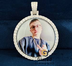 จี้เพชรโมอิสซาไนต์แบบสั่งทำพิเศษ เงินแท้ 925 คุณภาพ VVS ผ่านการทดสอบเพชร พร้อมใส่รูปภาพสไตล์ฮิปฮอป - Product Image 1