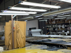 Sofá de Tela Moderno de Diseño Elegante, Estilo Vintage Retro, para Sala de Estar, Villa o Escuela, de 3 Plazas, Fabricado en Vietnam - Product Image 4