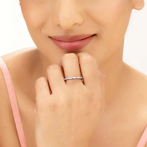 แหวนเพชรโรสโกลด์สไตล์ลำลอง ประดับเพชรระยิบระยับ - Product Image 2