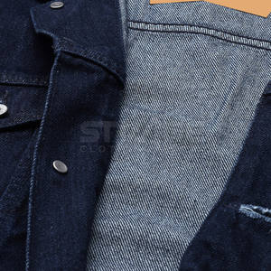Chaqueta de Mezclilla Ligera con Tela Suave y Duradera, Estilo Invernal Atemporal, Logotipo Frontal - Product Image 6