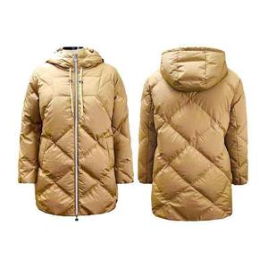 Veste matelassée pour femmes, sur mesure, rembourrage en duvet, mode streetwear, décontractée, extérieur, fabricant OEM, fournisseur d'usine - Product Image 3