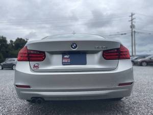 BMW Serie 3 328i 2013 usado en venta a bajo precio - Product Image 5