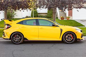 Honda Civic Type R Édition Limitée 2021 Boîte de vitesses manuelle 6 vitesses Titre propre Sans accident Faible kilométrage - Product Image 4