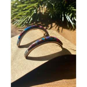 Pendientes de Plata de Ley con Turquesa Rosa Mohave Hechos a Mano por Navajo, Diseño Geométrico con Incrustaciones - Product Image 3