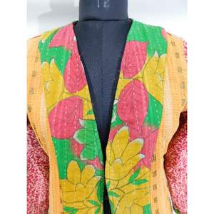 Chaqueta de Mujer de Diseño Reversible, Corta, de Invierno, con Estampado Floral, Transpirable, Ecológica, de Algodón Acolchado, Tejida a Mano en India - Product Image 4