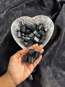 Pierre de Tourmaline Noire Naturelle Polie, Pierre de Guérison en Cristal, Pierre de Poche Roulée pour la Méditation et la Décoration Intérieure - Product Image 1
