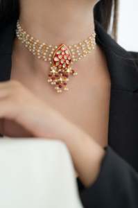 Conjunto de collar gargantilla Kundan de perlas de estilo bonito de Latón chapado en oro de 14 quilates con colgante de esmalte rojo para aniversarios - Product Image 2