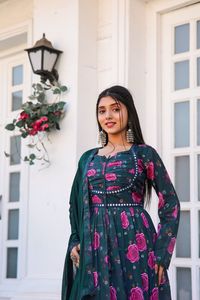 Salwar kameez ชุดเดรสปักลายปากีสถานสำหรับผู้หญิงผู้ใหญ่อินเดียและปากีสถานขนาดฟรีไซส์จากนักออกแบบ - Product Image 2