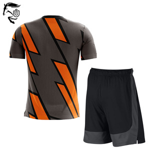 2025 haut tendance maillot de football à manches courtes conception de Logo personnalisé couleur unie uniforme d'entraînement vêtements de football de haute qualité - Product Image 2