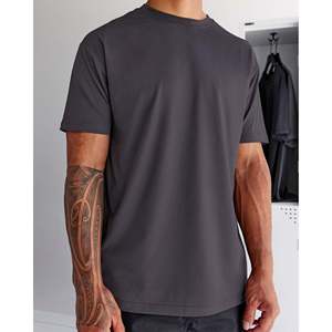 Camiseta Deportiva Ajustada de Poliéster - Color Gris Oscuro - Product Image 1