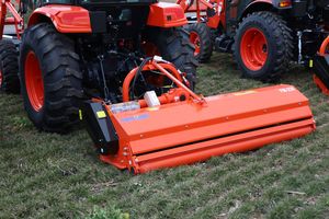 Desbrozadora de Tres Puntos Nueva y Usada con Rotor de Cuchillas en Y para Cortar Césped, Desmalezar y Operaciones Agrícolas - Product Image 2