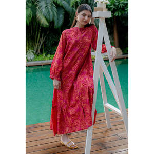 เสื้อคลุมของผู้ชายผ้าพรีเมี่ยมระบายอากาศและปักออกแบบเอง - Product Image 1